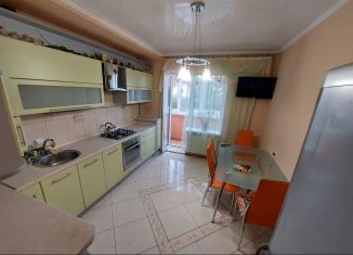 Сдается в аренду 2-ком. квартира, 62 м2, Калининград, улица Горбунова, 3