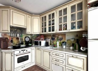 Продаю трехкомнатную квартиру, 87.5 м2, Нижний Новгород, Краснозвёздная улица, 31, метро Горьковская
