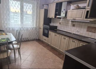 Сдается 3-ком. квартира, 74 м2, Челябинск, улица Маршала Чуйкова, 36, Курчатовский район