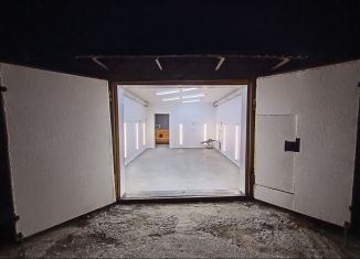 Продаю гараж, 30 м2, Тюмень, улица 30 лет Победы, 107