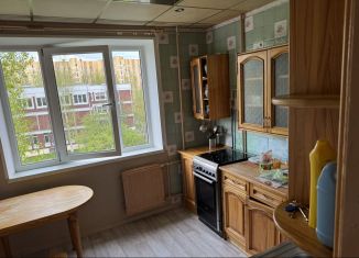 Сдам в аренду 2-ком. квартиру, 55 м2, Санкт-Петербург, Шлиссельбургский проспект, 17к2