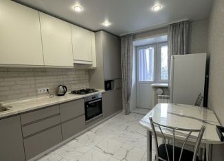 Сдаю 1-ком. квартиру, 40 м2, Йошкар-Ола, улица Дружбы, 111, 3-й микрорайон