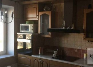 Сдаю 3-ком. квартиру, 76 м2, Санкт-Петербург, проспект Сизова, 25, метро Комендантский проспект