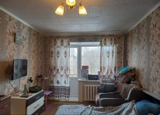 Продаю 1-ком. квартиру, 30.5 м2, Пикалёво, 6-й микрорайон, 35