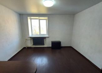 Продаю 1-ком. квартиру, 19 м2, Невьянск, улица Матвеева, 20