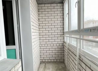 Продается 2-комнатная квартира, 63 м2, Чебоксары, улица Ленинского Комсомола, 7, Ленинский район
