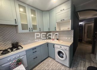 Сдается в аренду однокомнатная квартира, 36.6 м2, Гатчина, Рощинская улица, 2А