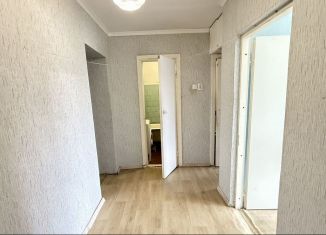 Сдам в аренду двухкомнатную квартиру, 56 м2, Кингисепп, улица Воровского, 3