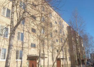 Продам 3-ком. квартиру, 53.2 м2, Коми, Строительная улица, 12к2