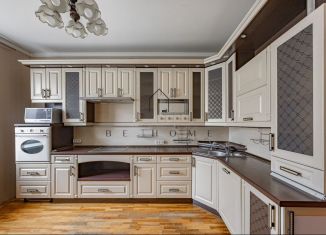 Сдача в аренду 3-ком. квартиры, 90 м2, Санкт-Петербург, Богатырский проспект, 36к1, метро Комендантский проспект