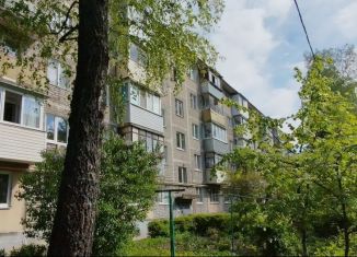 Продается 2-ком. квартира, 43 м2, Серпухов, Осенняя улица, 13