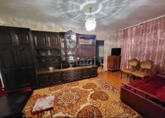 Продаю 2-ком. квартиру, 44.8 м2, Екатеринбург, улица Банникова, 4, метро Проспект Космонавтов