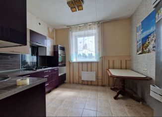 Продается двухкомнатная квартира, 56 м2, Арамиль, Новая улица, 3Б