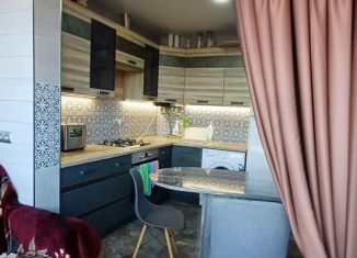 Сдам 3-ком. квартиру, 60 м2, село Раздольное, Тепличная улица, 52