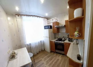 Сдам в аренду 2-ком. квартиру, 42 м2, Кингисепп, проспект Карла Маркса, 35