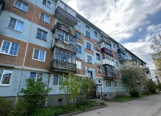 Продается 2-ком. квартира, 42.3 м2, Псков, Красноармейская улица, 25