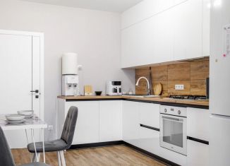 Продается 3-комнатная квартира, 85 м2, Геленджик, улица Вильямса, 15