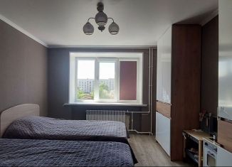 Продаю 4-ком. квартиру, 82.5 м2, Бавлы, улица Салиха Сайдашева, 27/2