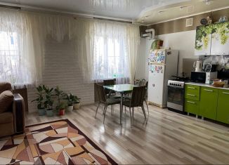 Продается трехкомнатная квартира, 80 м2, Коряжма, улица Набережная им. Н. Островского, 51Г