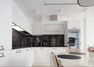 Сдам 3-ком. квартиру, 110 м2, Екатеринбург, улица Шейнкмана, 119, Ленинский район