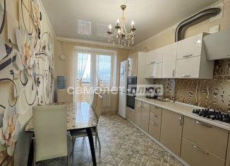 Продаю 2-комнатную квартиру, 71 м2, Октябрьский, Гаражная улица, 6