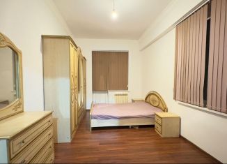 Сдам 3-комнатную квартиру, 90 м2, Грозный, бульвар Султана Дудаева, 26А, 7-й микрорайон