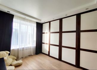 Продается четырехкомнатная квартира, 95.3 м2, Екатеринбург, улица Баумана, 23, метро Проспект Космонавтов
