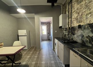 Сдам в аренду 1-комнатную квартиру, 30 м2, Майкоп, улица Ленина, 45