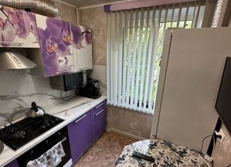 Сдаю 2-ком. квартиру, 45 м2, Москва, Каспийская улица, 18к2, метро Царицыно