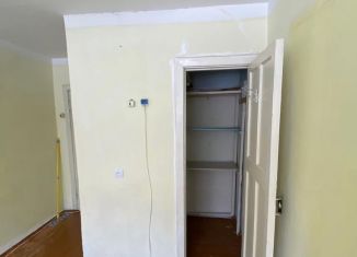 Двухкомнатная квартира на продажу, 43.7 м2, Краснотурьинск, улица Ленинского Комсомола, 36