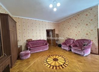 Продается 4-ком. квартира, 150 м2, Симферополь, улица Генерала Захарова, 9А