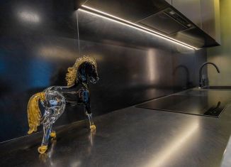 Аренда двухкомнатной квартиры, 100 м2, посёлок городского типа Заречье, Медовая улица, 2