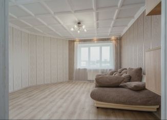 Продается трехкомнатная квартира, 84.2 м2, деревня Малые Колпаны, микрорайон Речной, 1