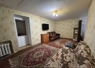 Продаю 2-комнатную квартиру, 47.3 м2, Чебоксары, улица Гузовского, 42