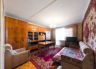 Продается 3-комнатная квартира, 64.4 м2, Екатеринбург, Советская улица, 58, метро Уральская