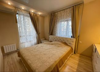 Сдаю в аренду трехкомнатную квартиру, 100 м2, Тюмень, улица Максима Горького, 68, ЖК Даудель