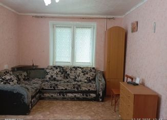 Аренда 2-ком. квартиры, 40 м2, Астрахань, Заводская площадь, 89