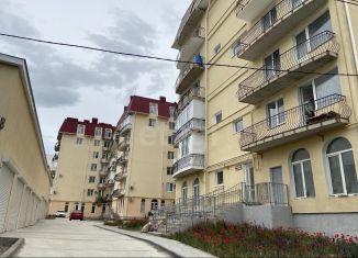 Продается двухкомнатная квартира, 57.3 м2, Судак, Гвардейская улица, 3