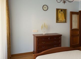 Сдаю 3-ком. квартиру, 55 м2, Екатеринбург, улица Малышева, 21/3, Ленинский район