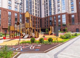 Продаю 2-ком. квартиру, 83.8 м2, Екатеринбург, Ленинский район, улица Большакова, 66