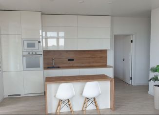 Сдача в аренду двухкомнатной квартиры, 62 м2, Крым, улица Крымской Весны, 1к3