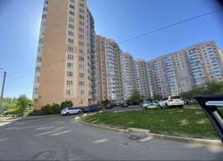 3-ком. квартира в аренду, 75 м2, Санкт-Петербург, улица Маршала Захарова, 14к2, метро Проспект Ветеранов