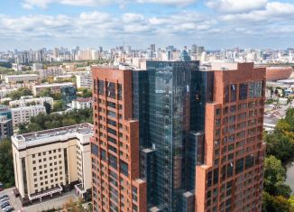 Продаю 2-ком. квартиру, 67.9 м2, Екатеринбург, Ленинский район, улица Большакова, 66