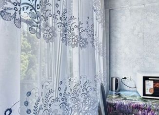 Продам 3-комнатную квартиру, 70 м2, Армавир, улица Герцена, 7