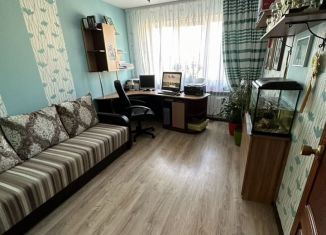 Сдам в аренду трехкомнатную квартиру, 80 м2, Ленинградская область, улица Химиков, 9