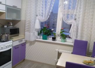 Сдам в аренду 2-комнатную квартиру, 50 м2, Чебоксары, улица Энтузиастов, 35