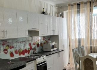 Сдаю в аренду 1-ком. квартиру, 54 м2, Армавир, Новороссийская улица, 171А