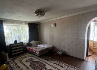 Продается двухкомнатная квартира, 50 м2, село Левокумка, Мостовая улица, 57В