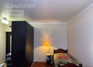 Продаю однокомнатную квартиру, 43 м2, Астрахань, Ленинский район, улица Латышева, 3