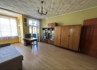 Продажа 3-комнатной квартиры, 89.9 м2, Черняховск, улица Гагарина, 12